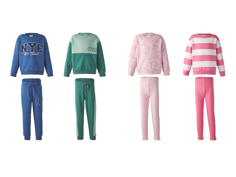 Ensembles de survêtements pour enfants avec sweats et pantalons, en bleu, vert et rose.