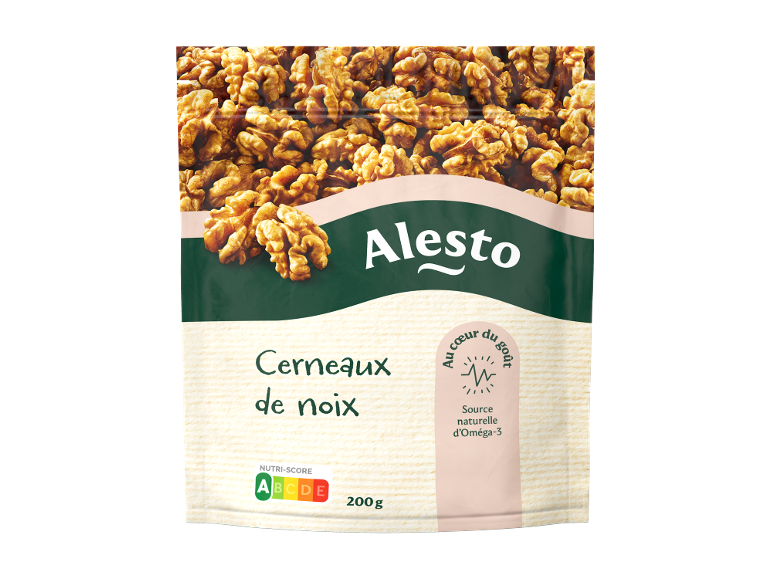 Un sachet de cerneaux de noix avec le texte 'Cerneaux de noix', Nutri-score A et 200g.
