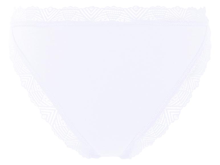 Culotte blanche avec bordure en dentelle.