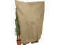 Housse de protection beige pour plantes en pot, avec plantes vertes visibles sur le côté.