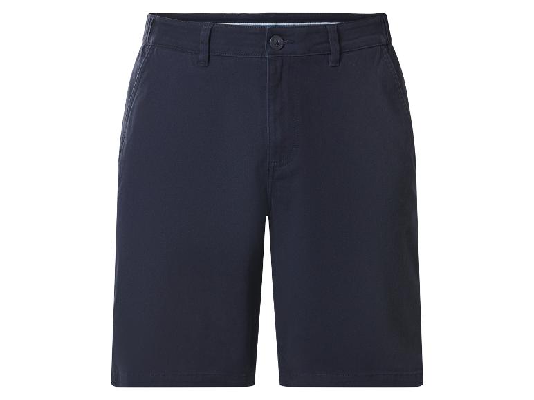 Shorts homme bleu foncé avec fermeture boutonnée et passants de ceinture.