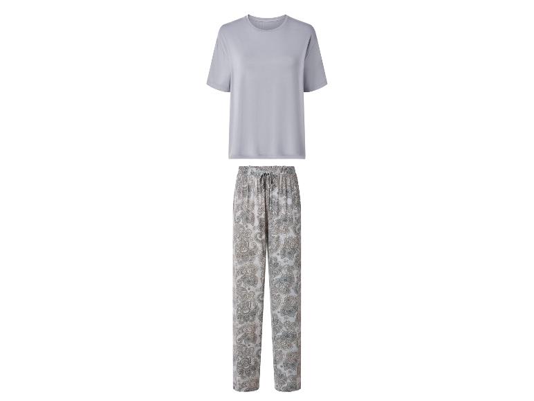 Ensemble de pyjama gris clair avec un t-shirt uni et un pantalon à motif cachemire.