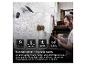 Homme avec tablette, caméra de sécurité avec panneau solaire et icônes de fonctionnalités : 6 mois, vision infrarouge de 7 m, détection de mouvement et de son.