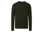 Un pull en maille vert foncé à manches longues.