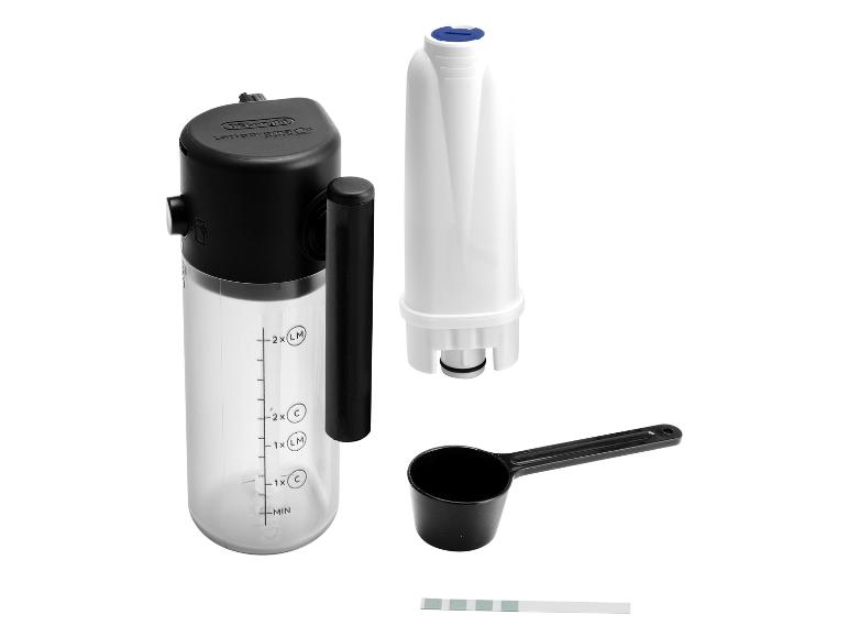 Ensemble d'accessoires pour machine à café De'Longhi LatteCrema : réservoir à lait, filtre à eau, cuillère doseuse et bandelette de test.