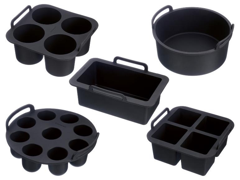 Ensemble de moules de cuisson en silicone noir SilverCrest: rond, rectangulaire et carré.