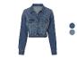 Une veste en jean à manches longues.
