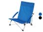 Chaise de plage pliante bleue avec accoudoirs et détails blancs, avec options de couleur bleue et noire.