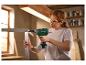 Riveteuse sans fil PARKSIDE 20 V utilisée par une femme pour assembler des profilés métalliques
