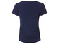 Un t-shirt bleu marine à manches courtes.
