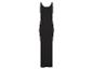 Robe longue noire, style minimaliste.