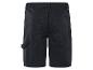 Shorts cargo foncés.