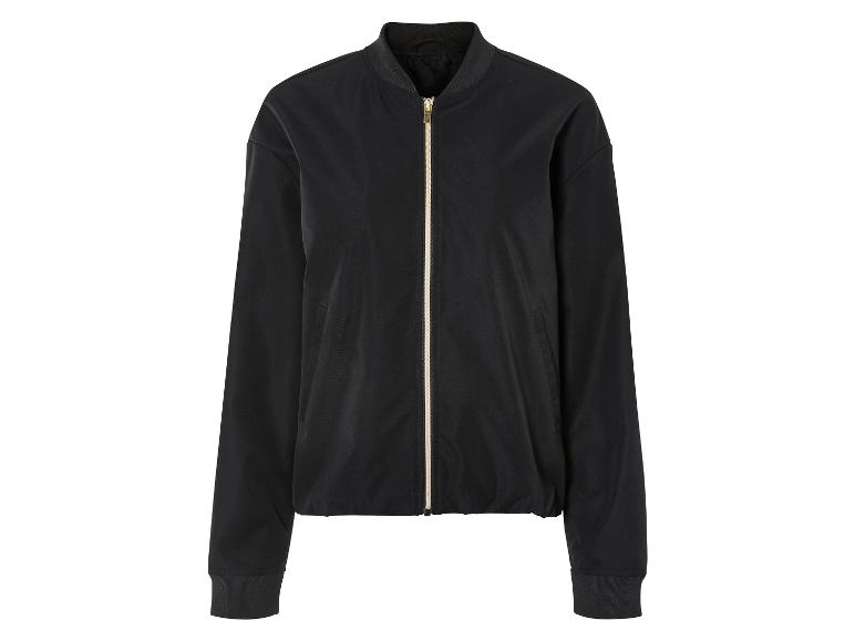 Une veste bomber noire avec une fermeture éclair dorée.