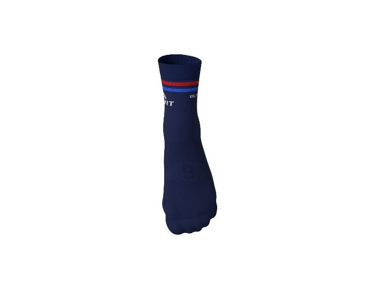 Chaussette de sport bleu marine avec des rayures rouges et bleues, et un discret numéro 9.