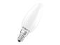 Ampoule LED blanche en forme de bougie avec culot à vis, inclinée sur fond blanc.