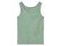 Débardeur vert sur fond blanc