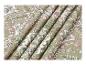 Tissu vert olive avec un motif floral cachemire rose, blanc et marron.
