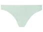 Un string de couleur vert clair.