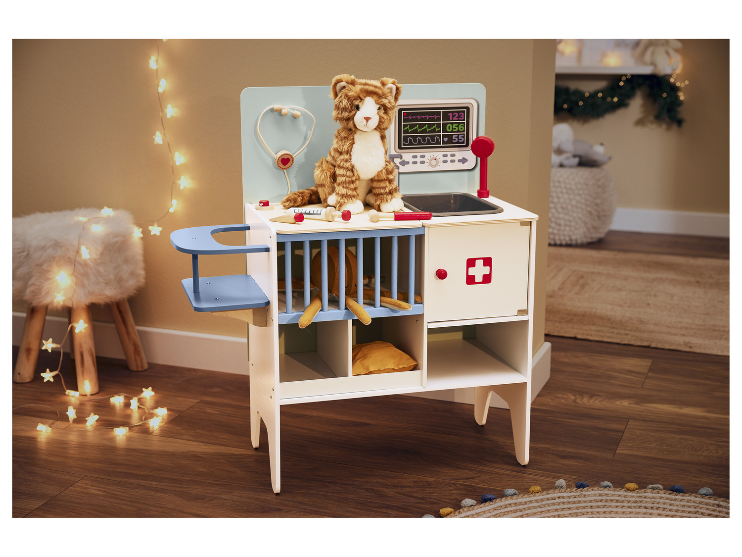 Playtive Clinique pour bébés et vétérinaire 2 en 1