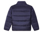 Une veste d'hiver bleu marine à col montant.