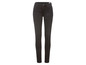 Jeans skinny bleu foncé pour femmes.