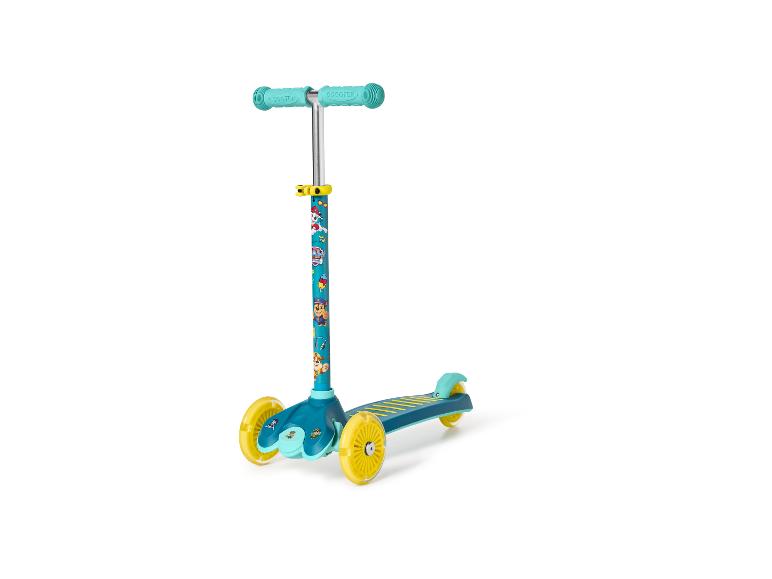 Trottinette enfant à trois roues bleue et jaune avec personnages de dessins animés.