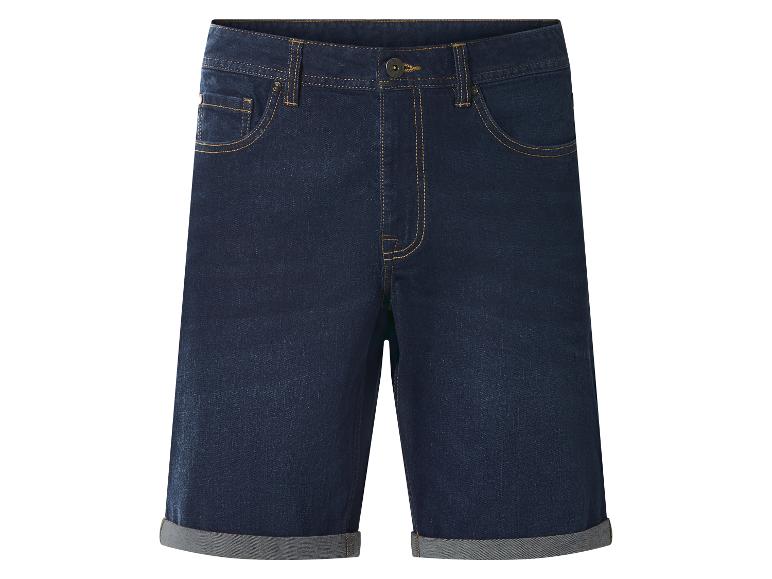 Short en jean homme bleu foncé avec revers et surpiqûres jaunes.