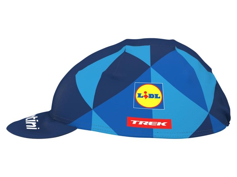 Casquette de cyclisme bleue avec motif géométrique et logo sur le côté.