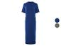 Robe longue et t-shirt, bleu marine et gris-vert foncé.