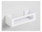 Étagère murale blanche avec un design ouvert.