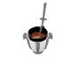 Préparation au chocolat dans un robot culinaire avec spatule.