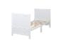 Lit simple en bois blanc avec lattes de lit en bois clair