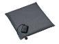 Coussin de siège chauffant gris avec une batterie externe noire et un bouton d'alimentation rouge