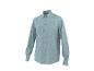 Chemise à manches longues bleu clair avec boutons, sur fond blanc.