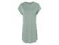 Robe t-shirt vert clair, coupe ample.