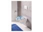 Des toilettes avec un abattant de toilette bleu à motif floral