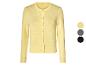Gilet jaune pastel à boutons, disponible aussi en beige, gris et noir.