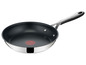 Une poêle Tefal avec un revêtement antiadhésif noir et une poignée en acier inoxydable.
