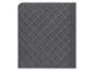 Couverture matelassée grise, motif losanges, style moderne.
