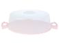 Un plateau à gâteau rose avec un couvercle transparent.