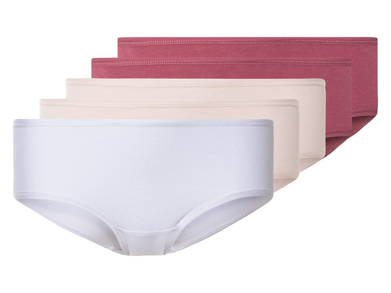 Trois paires de culottes pour femmes en blanc, rose et rouge.