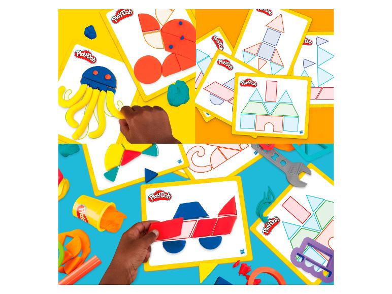 Enfants jouant avec de la pâte à modeler et des cartes d'activités avec des formes.