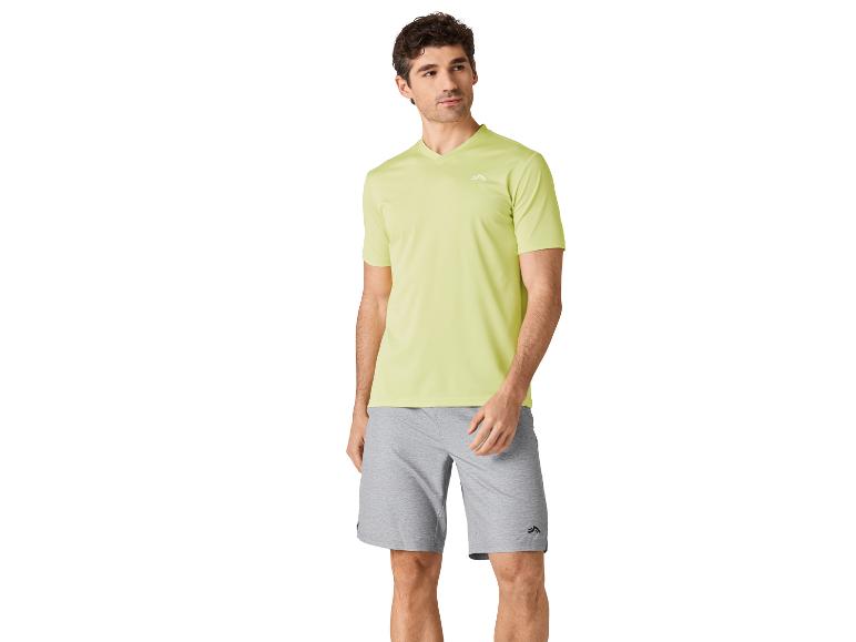 T-shirt et shorts de sport pour homme.