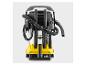 Aspirateur multifonction avec tuyau, cordon et accessoires fixés à l'arrière.