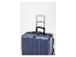 Valise bleue avec poignée télescopique et inscription « esmore ».