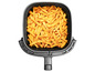 Des frites dans une friteuse à air.