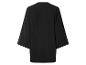 Robe noire de style kimono.