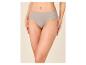 Culotte taille haute côtelée gris clair portée par une femme.