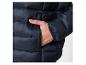 Détail d'une veste matelassée bleu marine pour homme.
