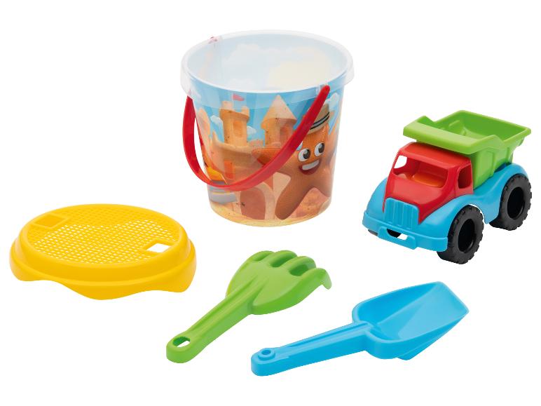 Ensemble de jeu de sable coloré avec seau, camion, tamis, râteau et pelle.